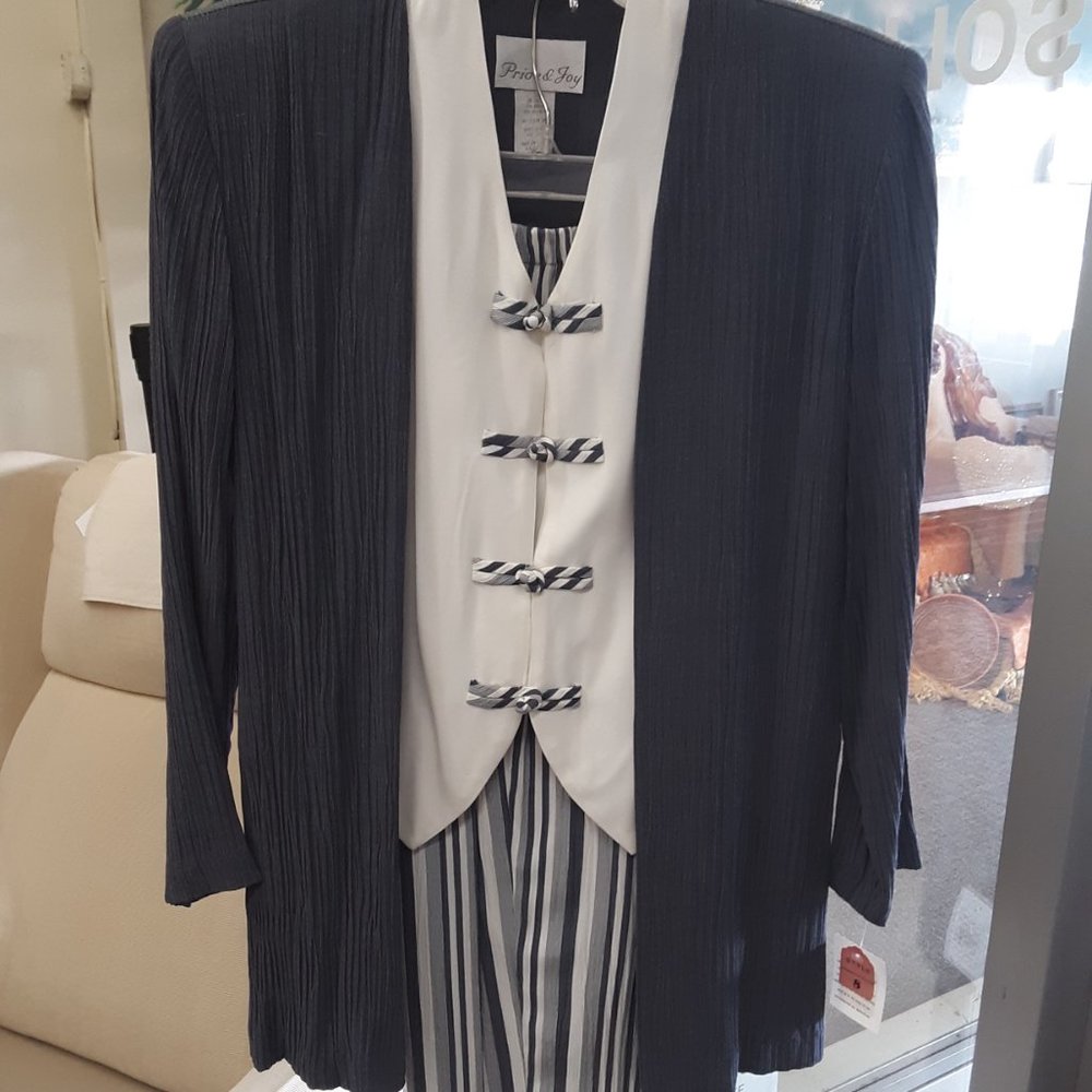 Pride & Joy Pant suit , size 8